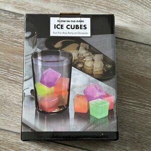 NEW - NEVER USED Premier Finds Glow in the Dark Ice Cubes. Super Cool!